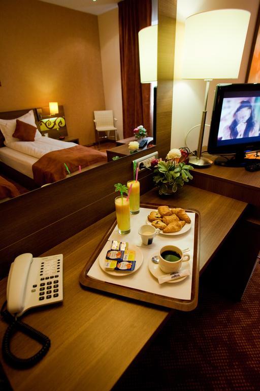 Top Rooms Aparthotel Bucharest Exterior photo